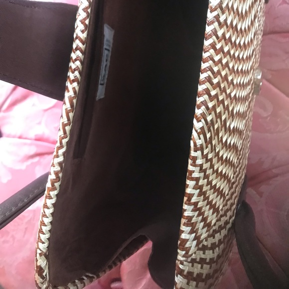 Nice unique handbag wear with jeans or dress it up - Picture 2 of 3